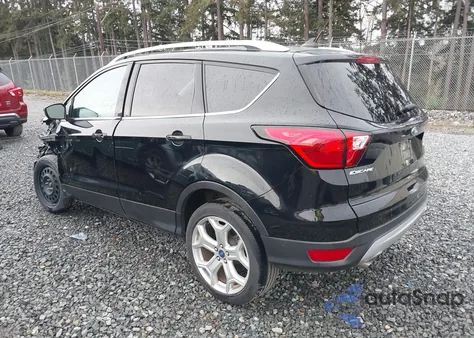 2019 Ford Escape Titanium из США, поврежденный, VIN 1FMCU0J90KUC54829